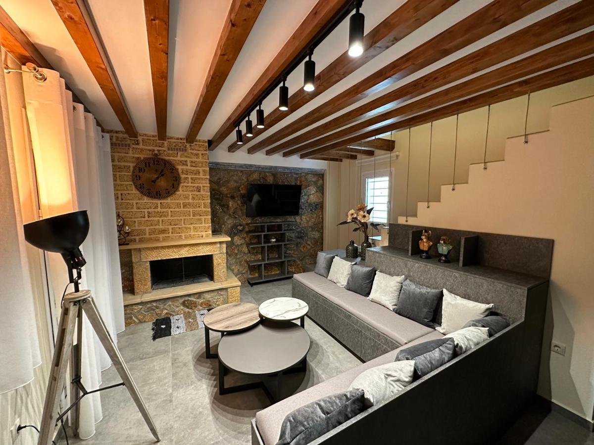 Nikole'S Villas Luxury 180M2 Tirós المظهر الخارجي الصورة