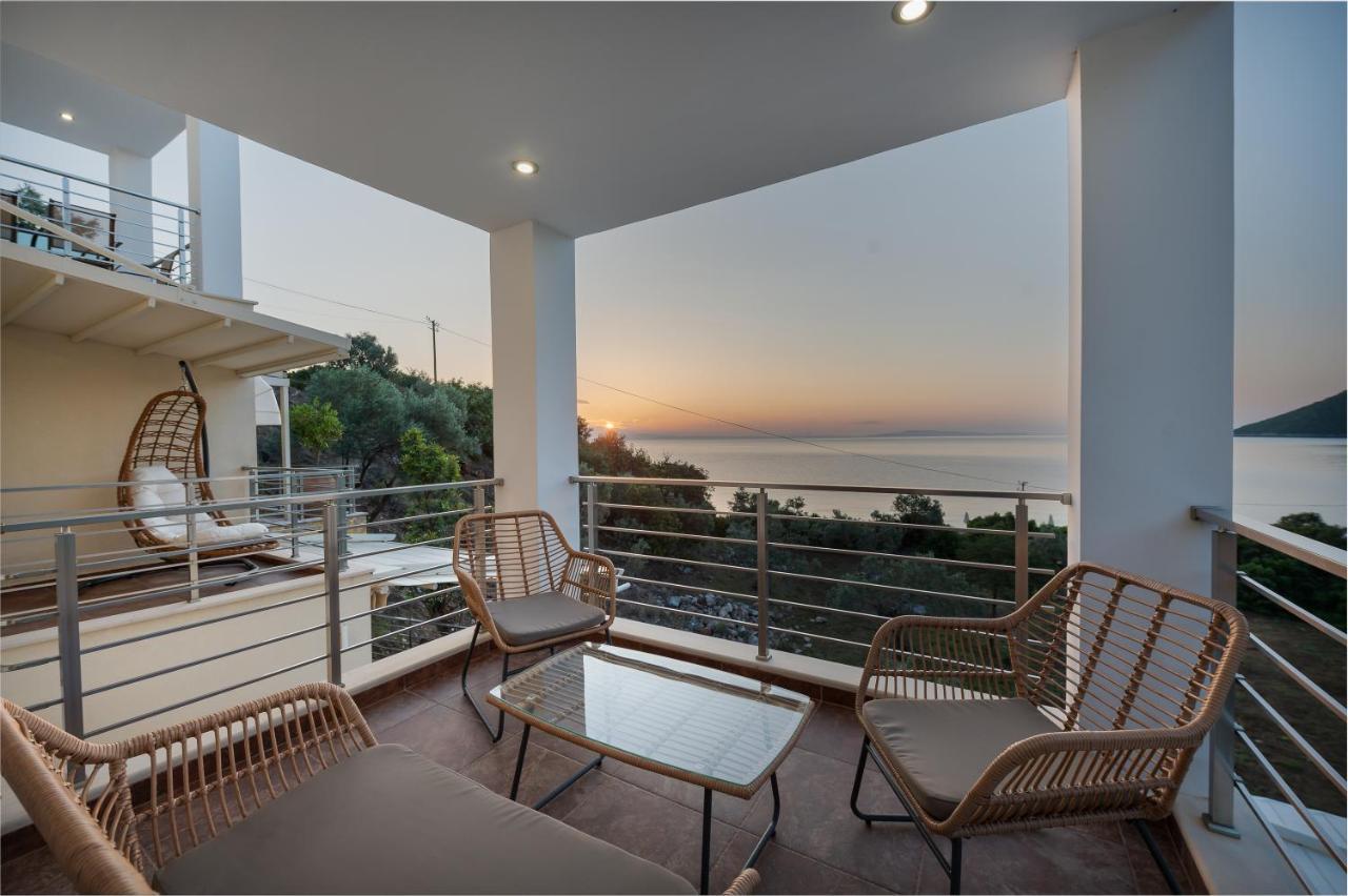 Nikole'S Villas Luxury 180M2 Tirós المظهر الخارجي الصورة