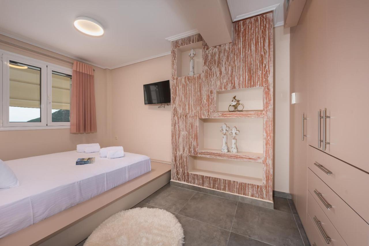 Nikole'S Villas Luxury 180M2 Tirós المظهر الخارجي الصورة
